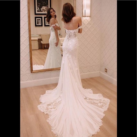 New Wedding Dress - Picture 2 of 5